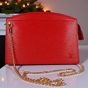 AUTHENTIC Louis Vuitton Red Epi Leather Trousse Crete Crossbody Bag /Gold Chain